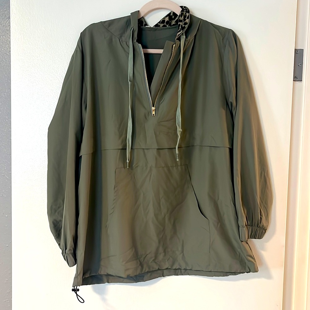 Lightweight 3/4 zip up pullover Jacket